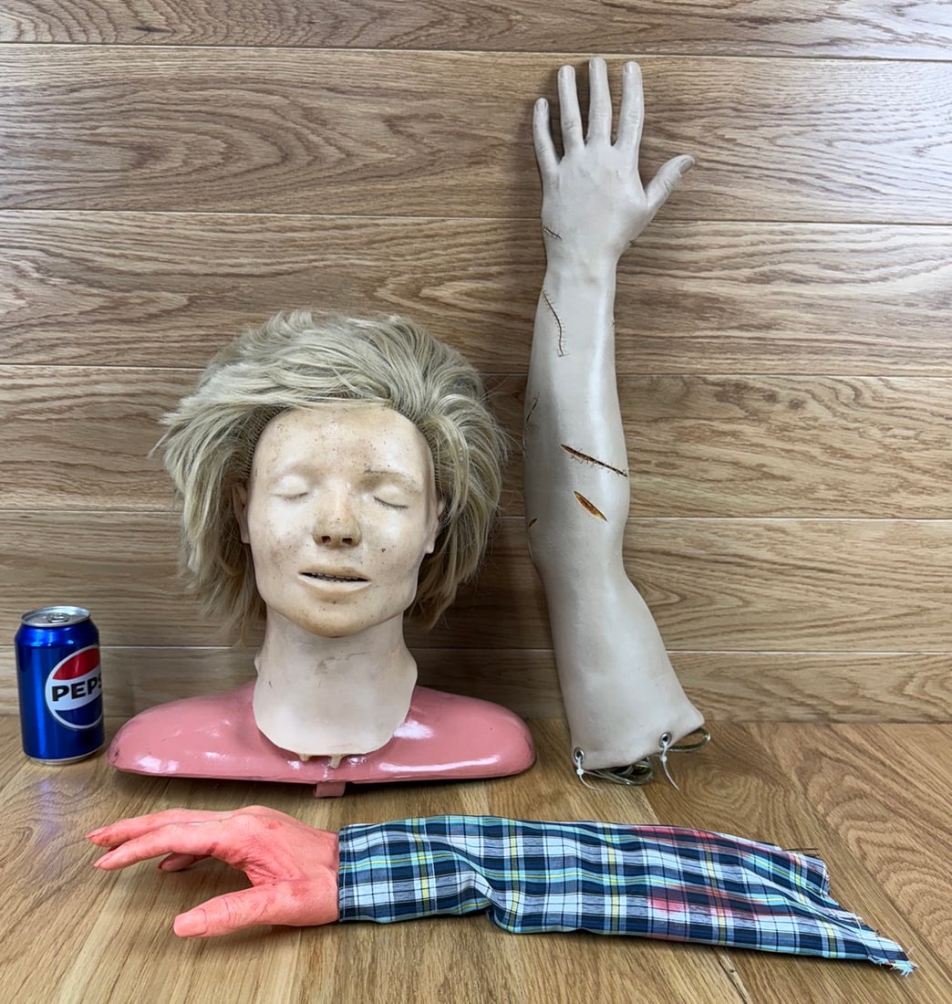 Mannequin Head and two Arms Annie Doll (1 of 3)