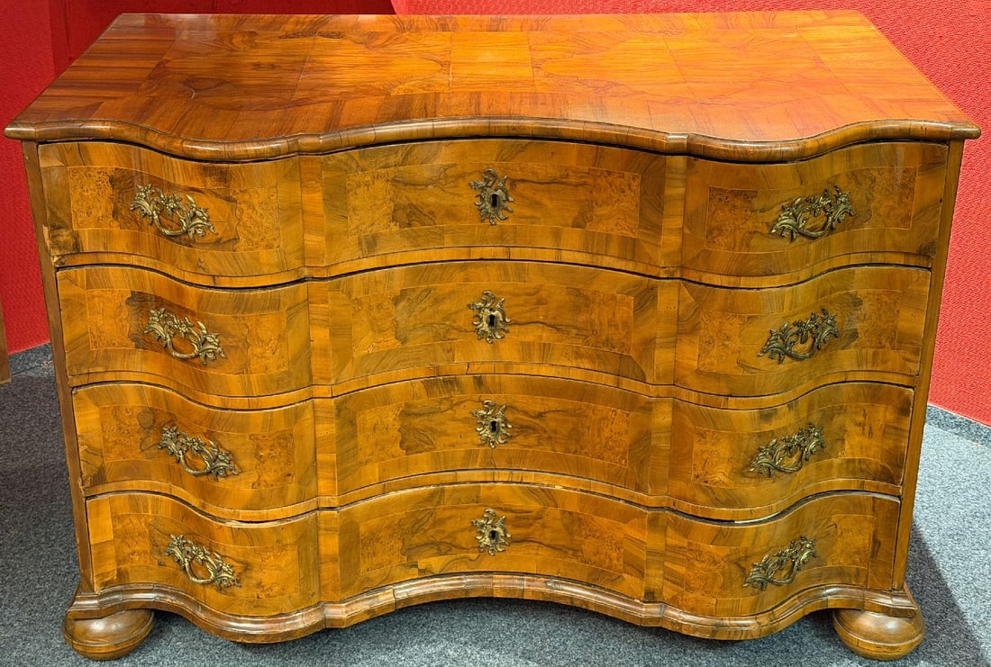 Chest of drawers, baroque, walnut, veneered, (1 of 11)