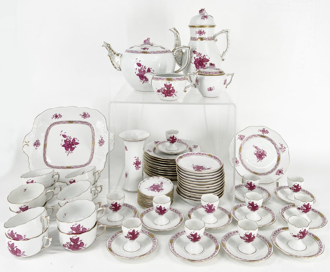 Herend, Indian Purple, coffee and tea service: Herend, Apponyi Purple, coffee service and tea service: coffee pot and teapot, 12 place settings, 12 egg cups, six small plates, milk jug and sugar bowl, platter, 27.5 x 24.5 cm, vase, height 17 cm, a