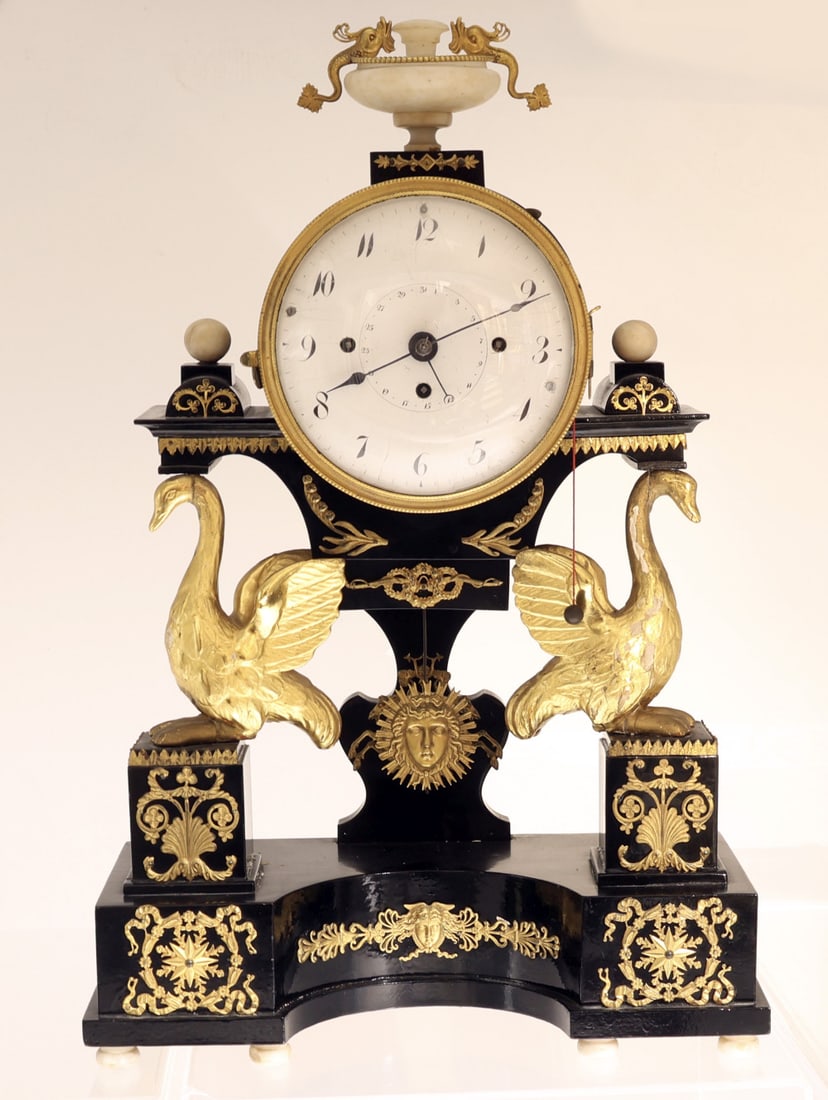 Mantel clock, c. 1800 (1 of 2)