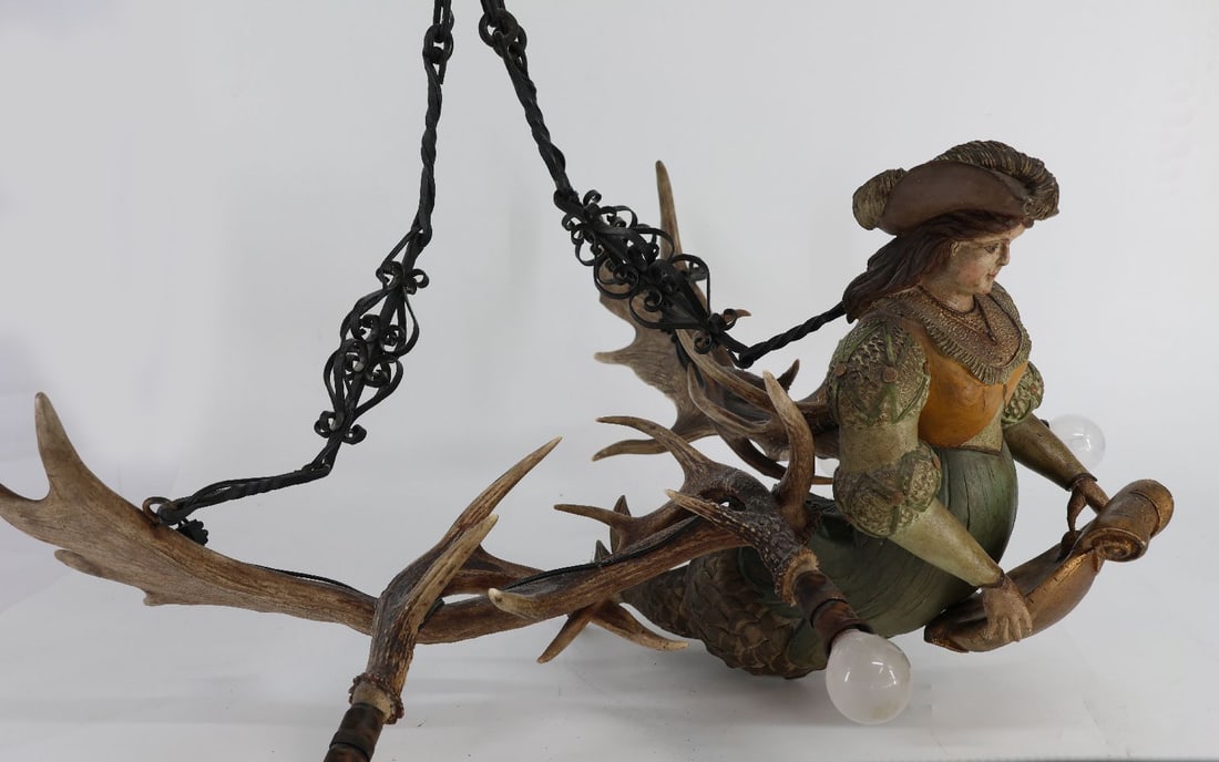 Female luster in Renaissance costume, wood: Female luster in Renaissance costume, wood, painted, signs of age, figure height 40 cm, between antlers 70 cm, depth 70 cm Lüsterweibchen in Renaissancemode, Holz, farbig gefasst, Altersspuren, F