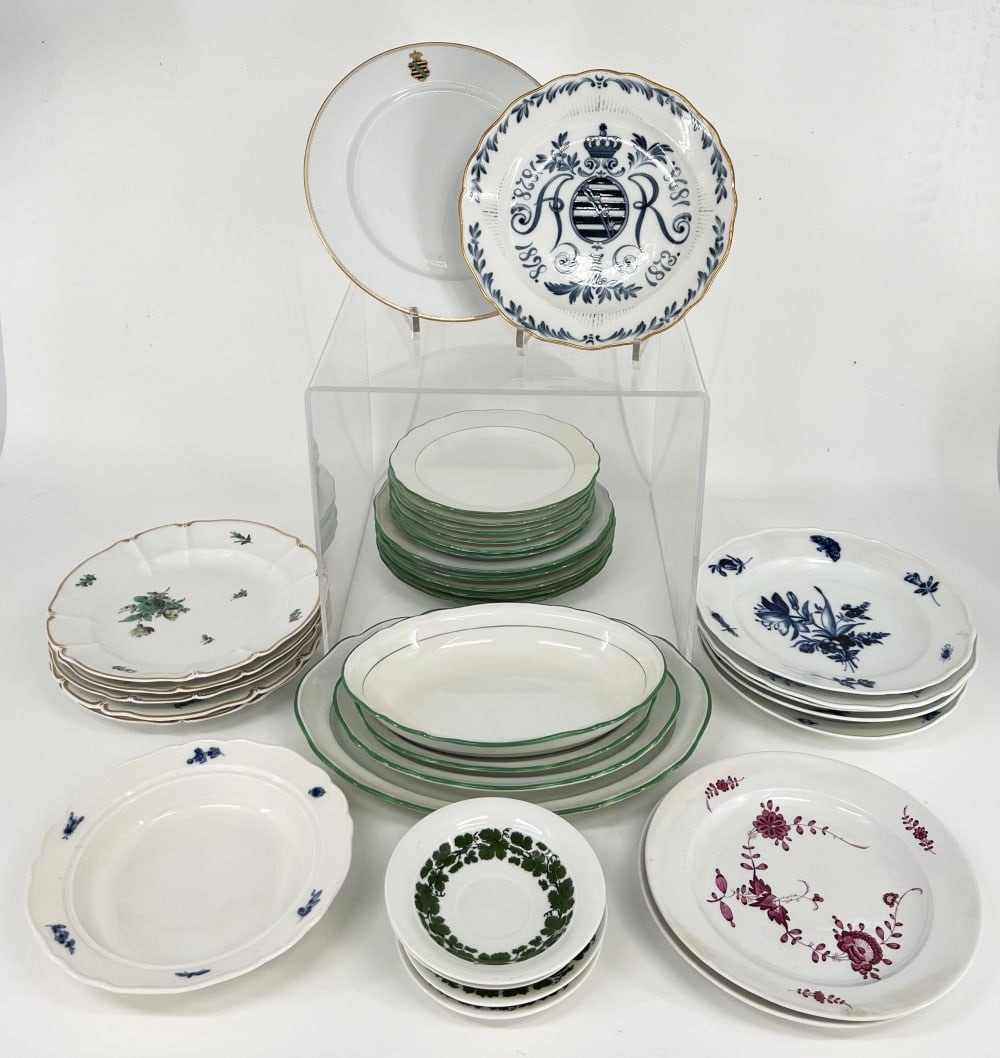 A mixed lot of Meissen porcelain (1 of 7)