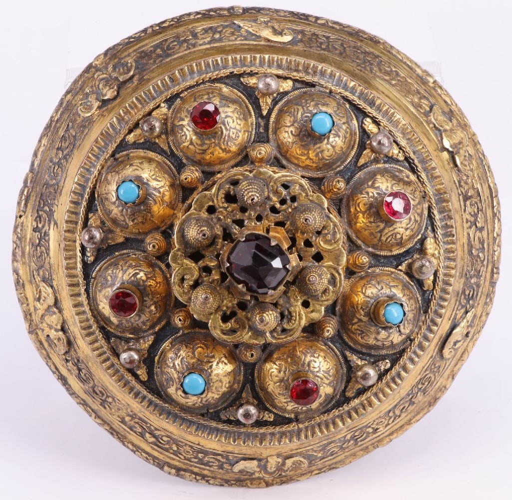 Magnificent Transylvanian brooch, silver (tested): Magnificent Transylvanian brooch, probably 18th century, silver (tested), gold-plated on the front with stone setting, part of the traditional costume of Transylvanian Saxon women. Buckle brooch with