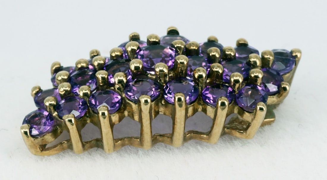 Jewellery items, gold, showing signs of wear: - 2