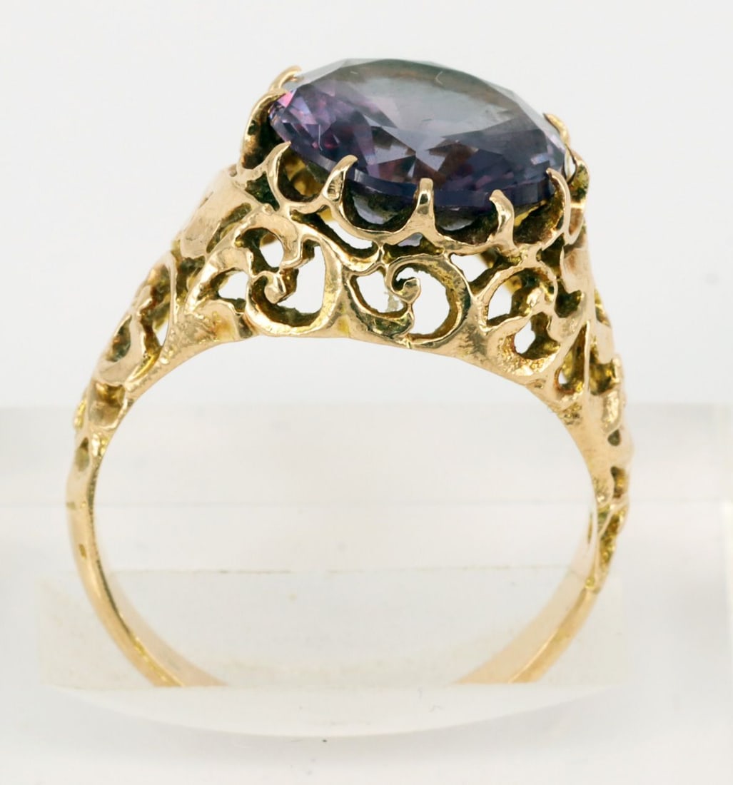 Jewellery items, gold, showing signs of wear: - 7