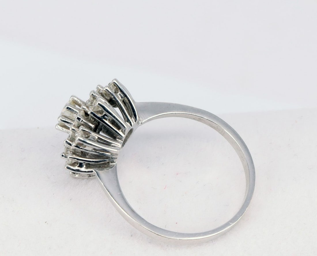 Ring, 14k white gold, 4.53 g. Set with 17 diamonds - 5