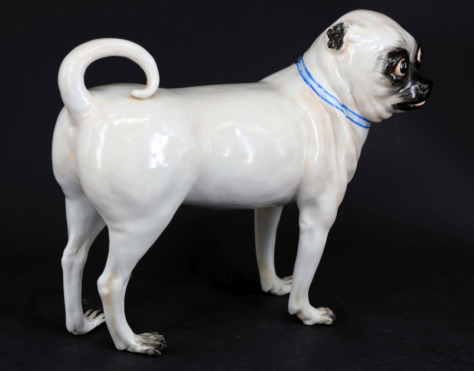 Meissen, large standing pug with finely crafted eyes - 3