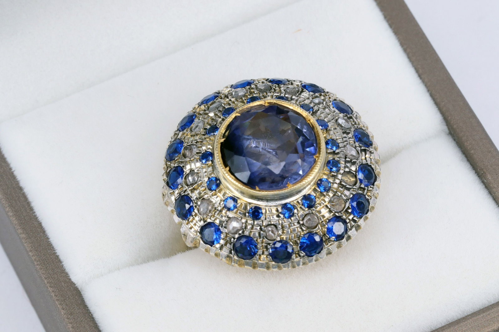 Elaborate ring, gold and silver, 10.07 g, - 2