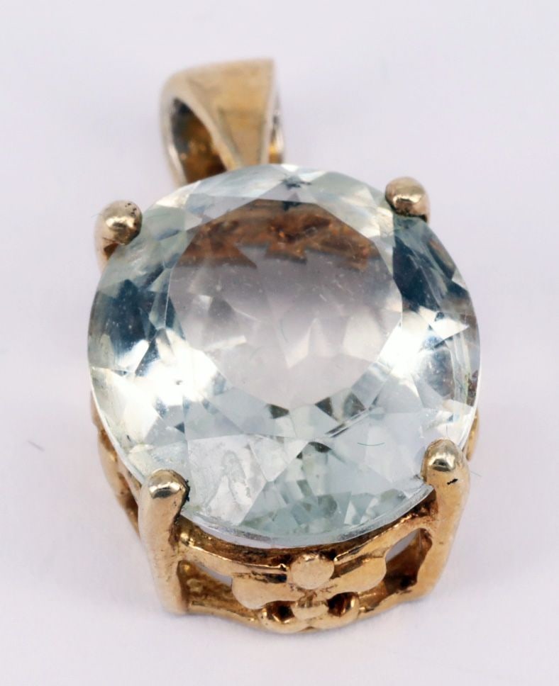 Set of jewellery, showing signs of wear: 2 rings etc - 2