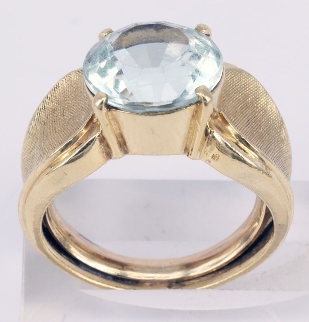 Set of jewellery, showing signs of wear: 2 rings etc - 3