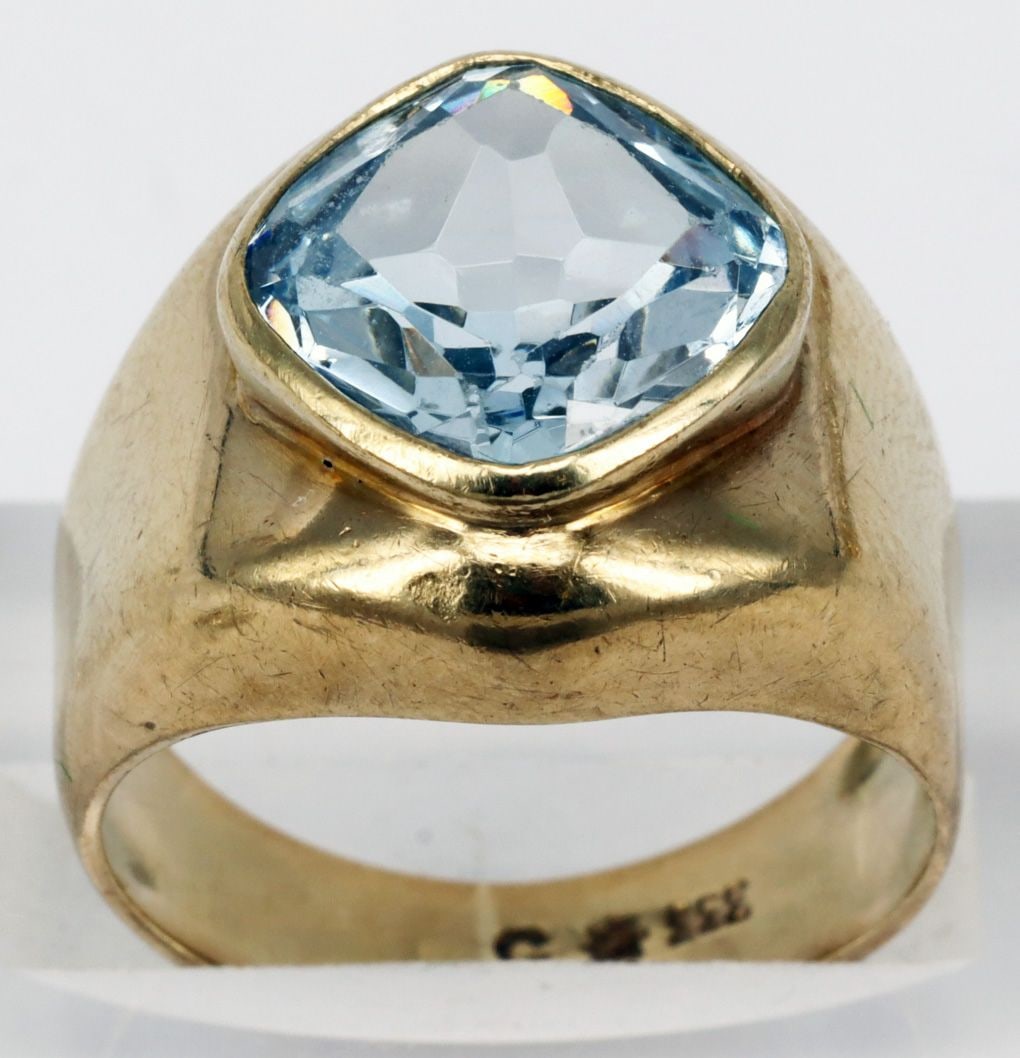 Set of jewellery, showing signs of wear: 2 rings etc - 4