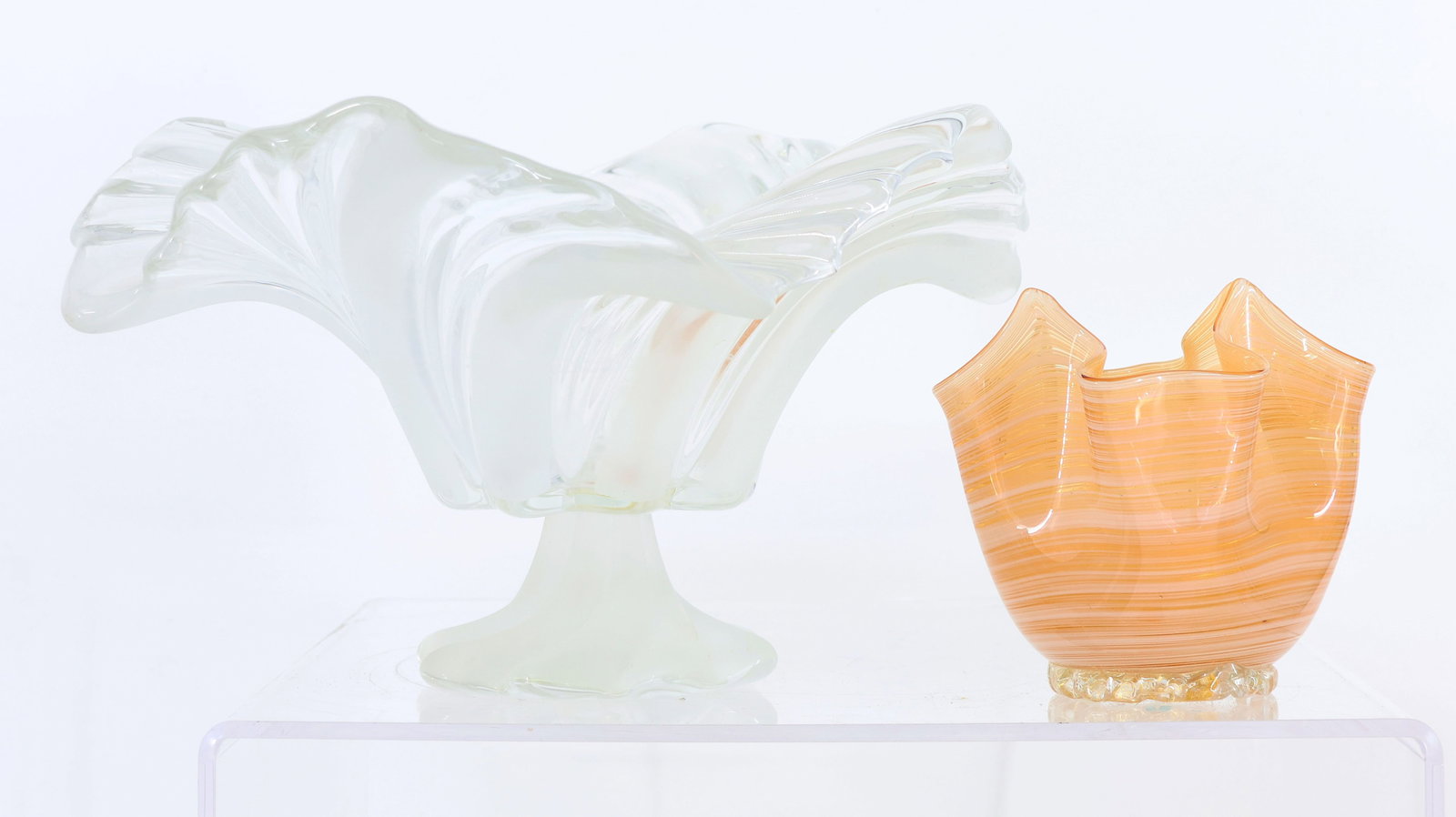 Set of glass handkerchief bowls / vases - 2