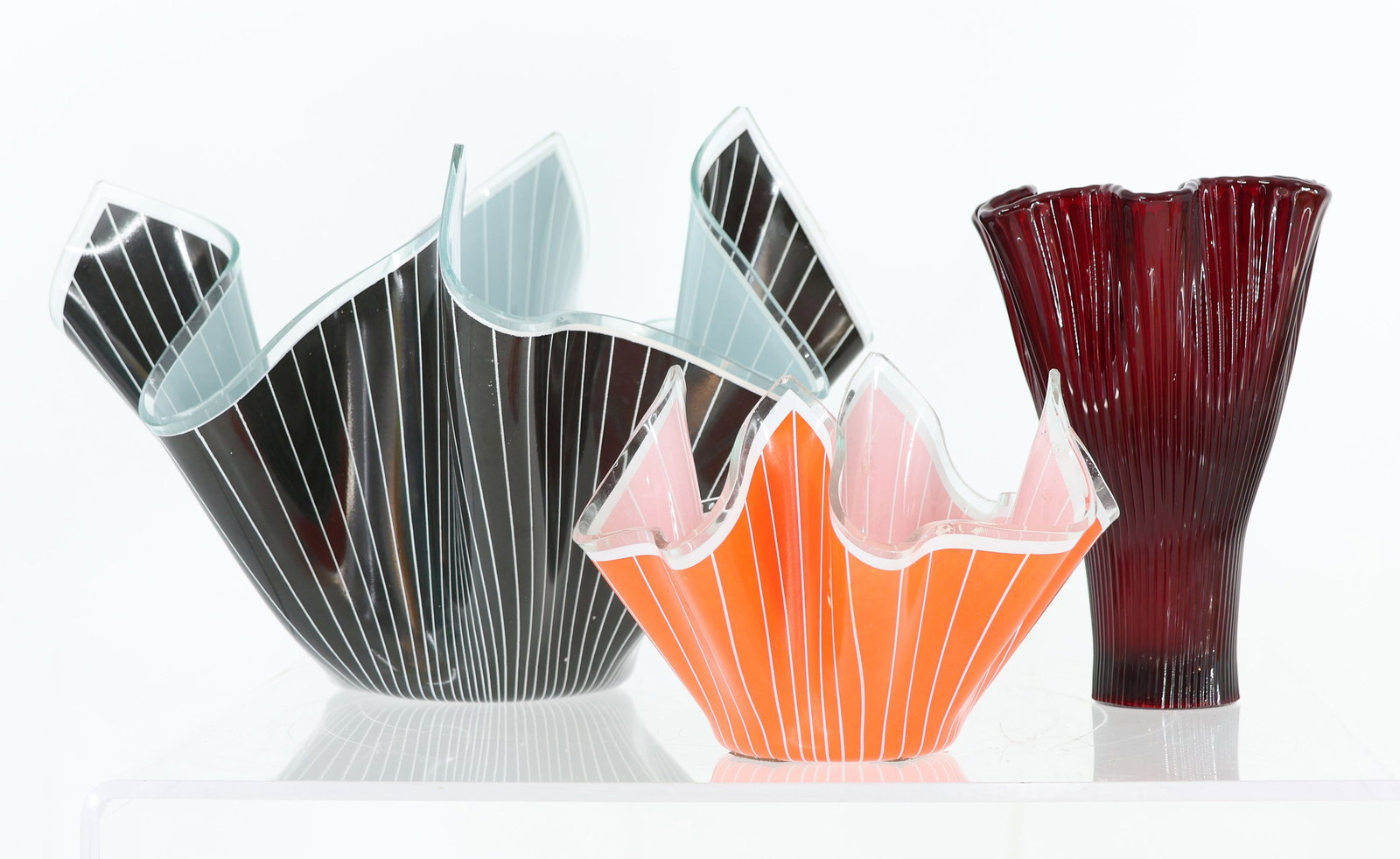 Set of glass handkerchief bowls / vases - 4