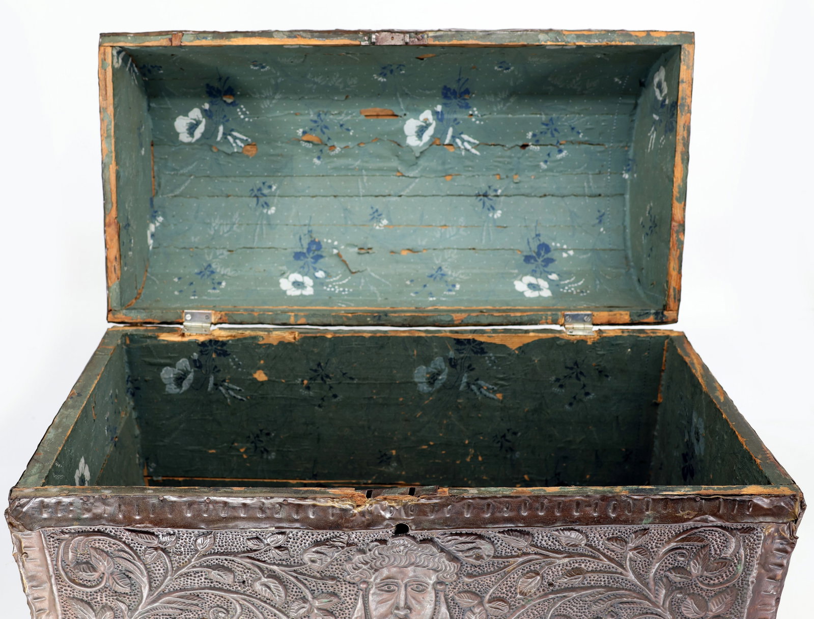 Renaissance chest, 17th century, wooden core - 8