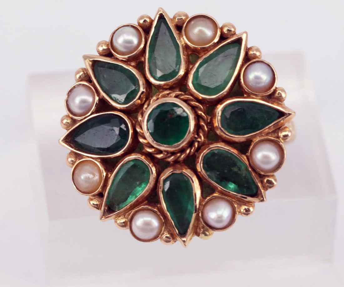 Ring, 14k gold, 8.98 g. Set with emeralds and perls - 2