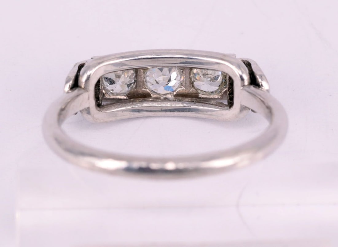 Ring, 18k white gold (tested), 4.43 g. - 3