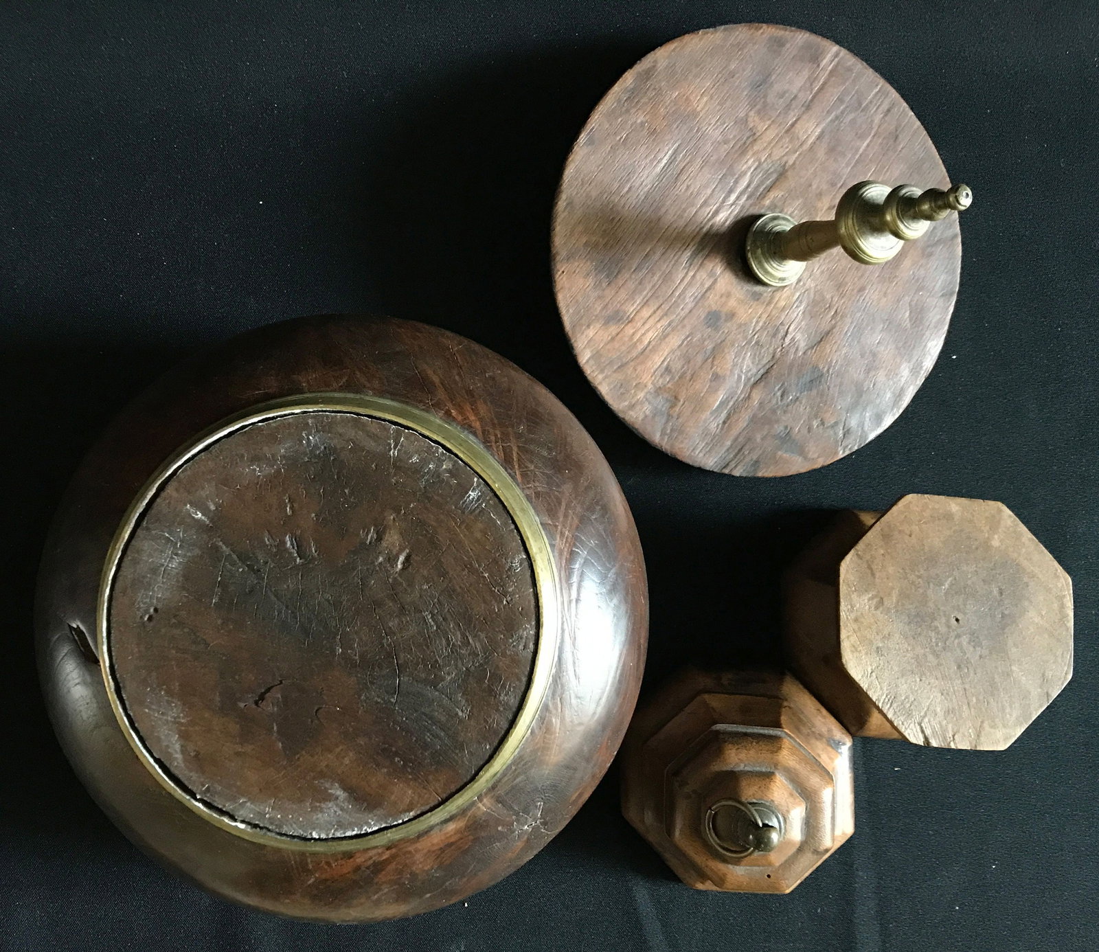 A set of round lidded boxes and small bowls - 3