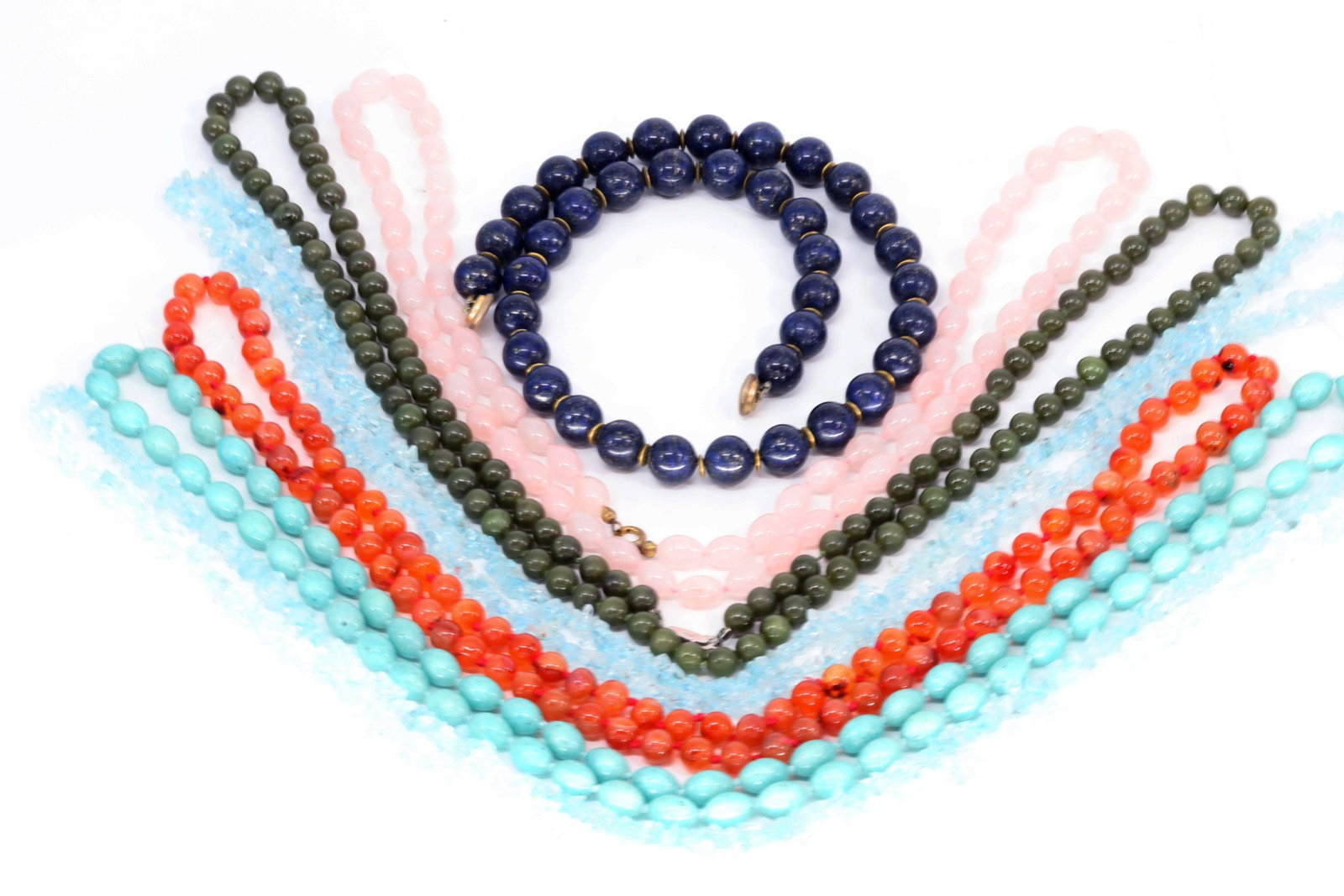 Assortment of various necklaces, - 2