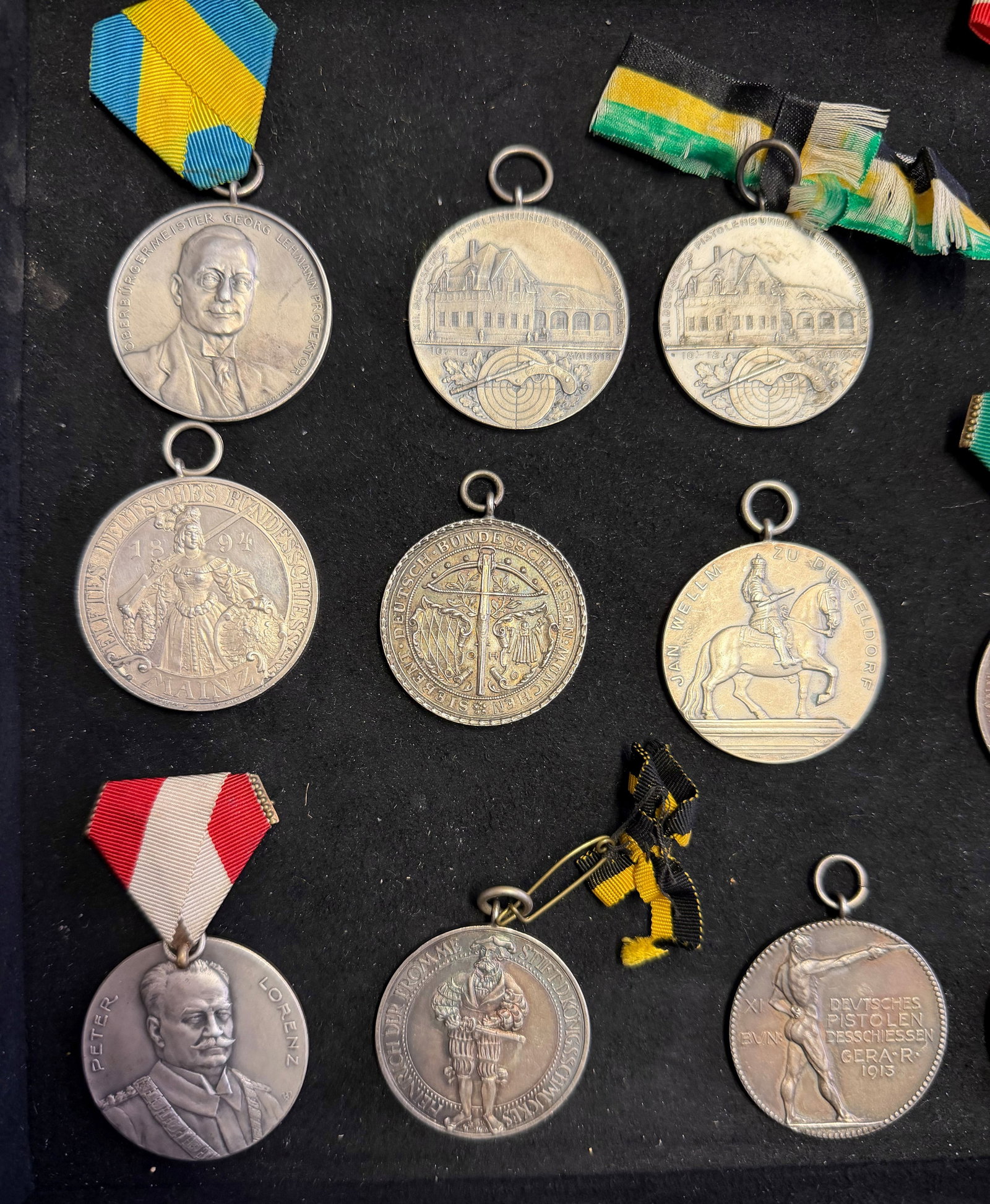 Collection of medals - 17
