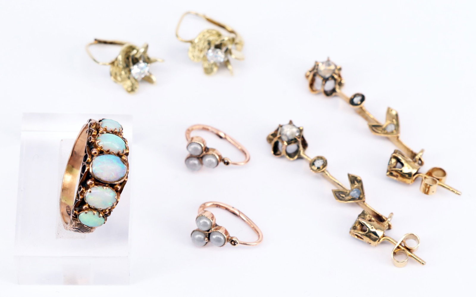 Opal ring, 3 pairs of earrings - 2