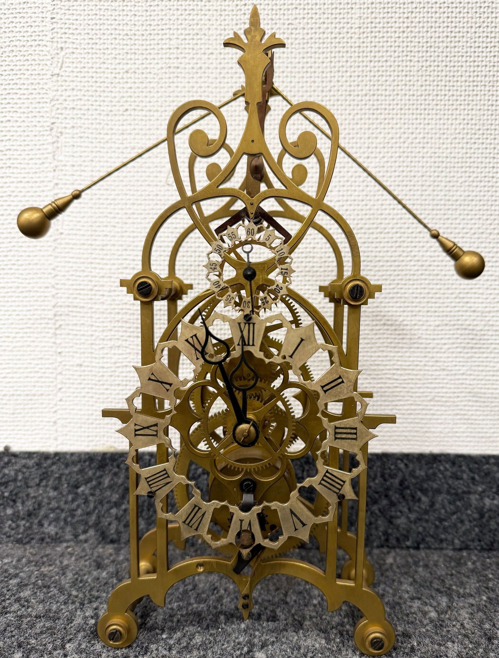 Three skeleton clocks with a tower-like design, brass - 10