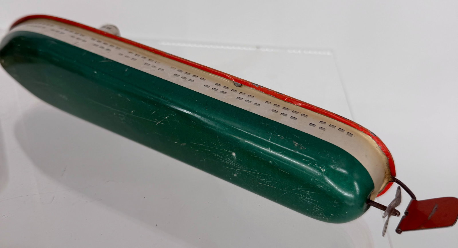 Assorted tin toys - 10
