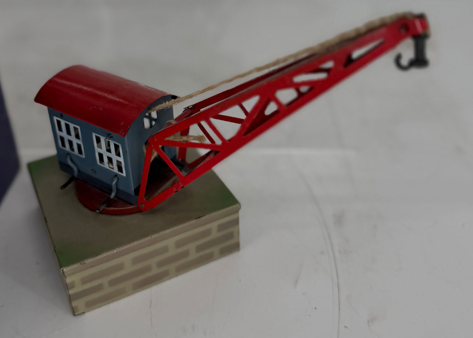 Assorted tin toys - 7