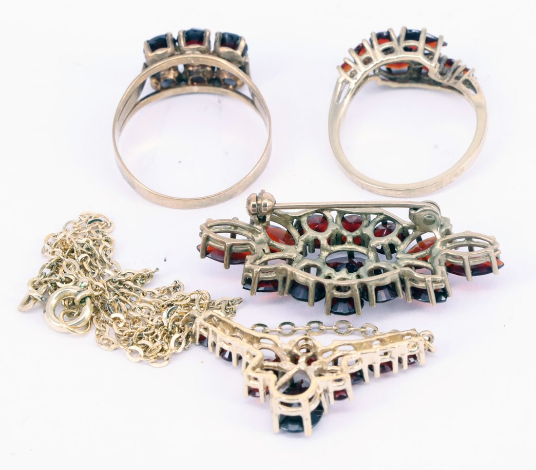 Set of garnet jewelry, 333 gold, 12.8 g, signs of age - 3