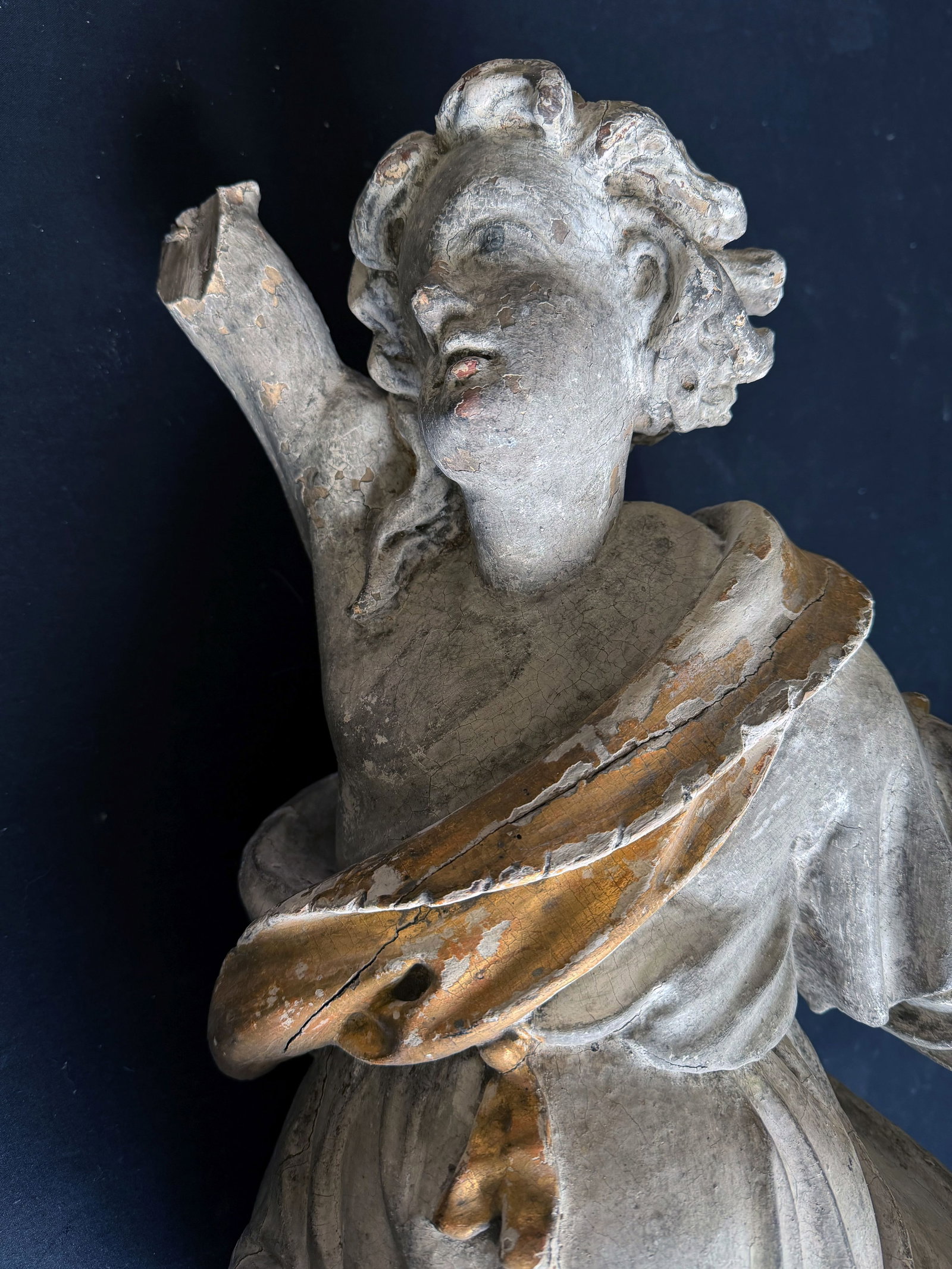 Southern Germany: Pair of altar angels, - 9