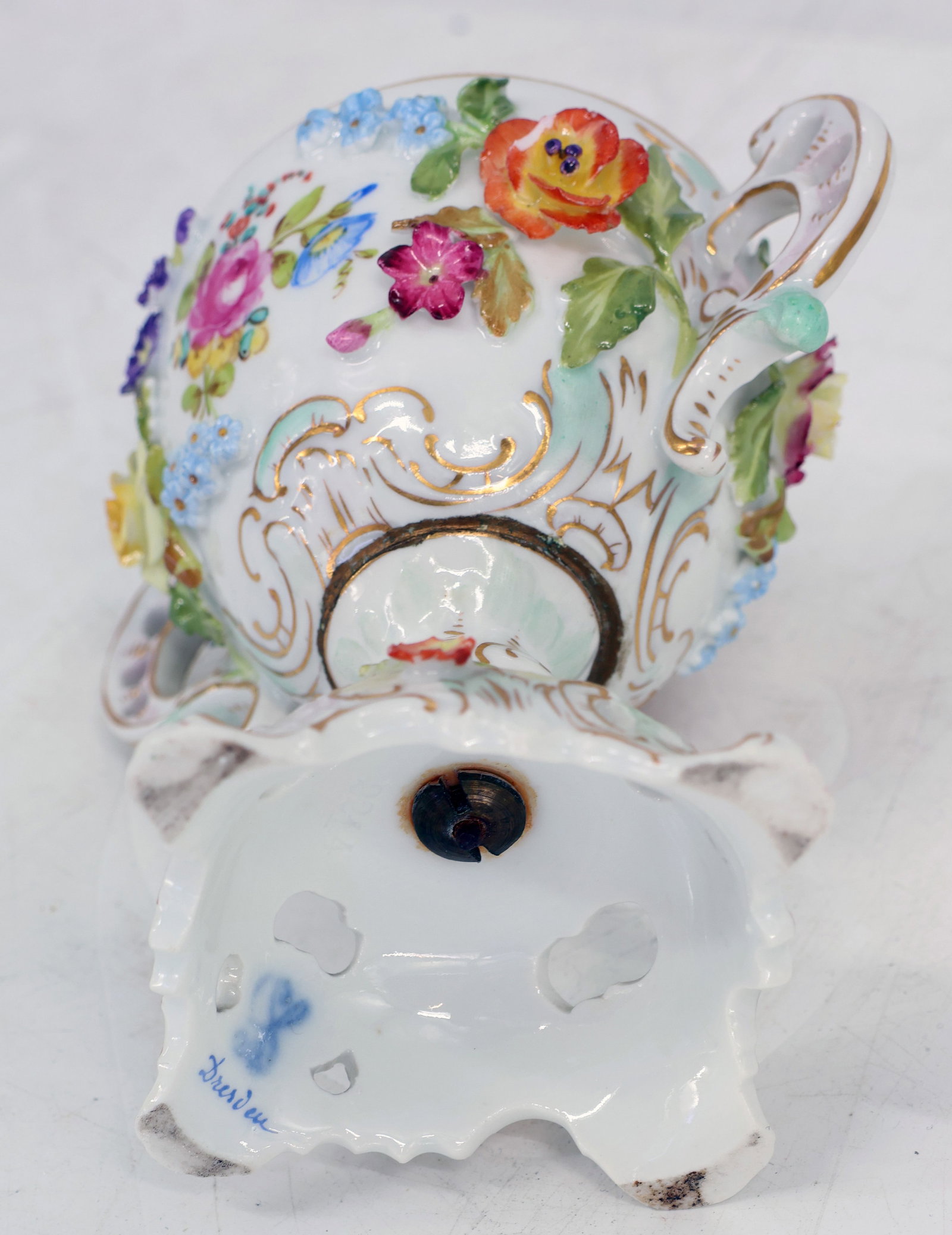 Large porcelain set: oval dish with brass mount, - 11