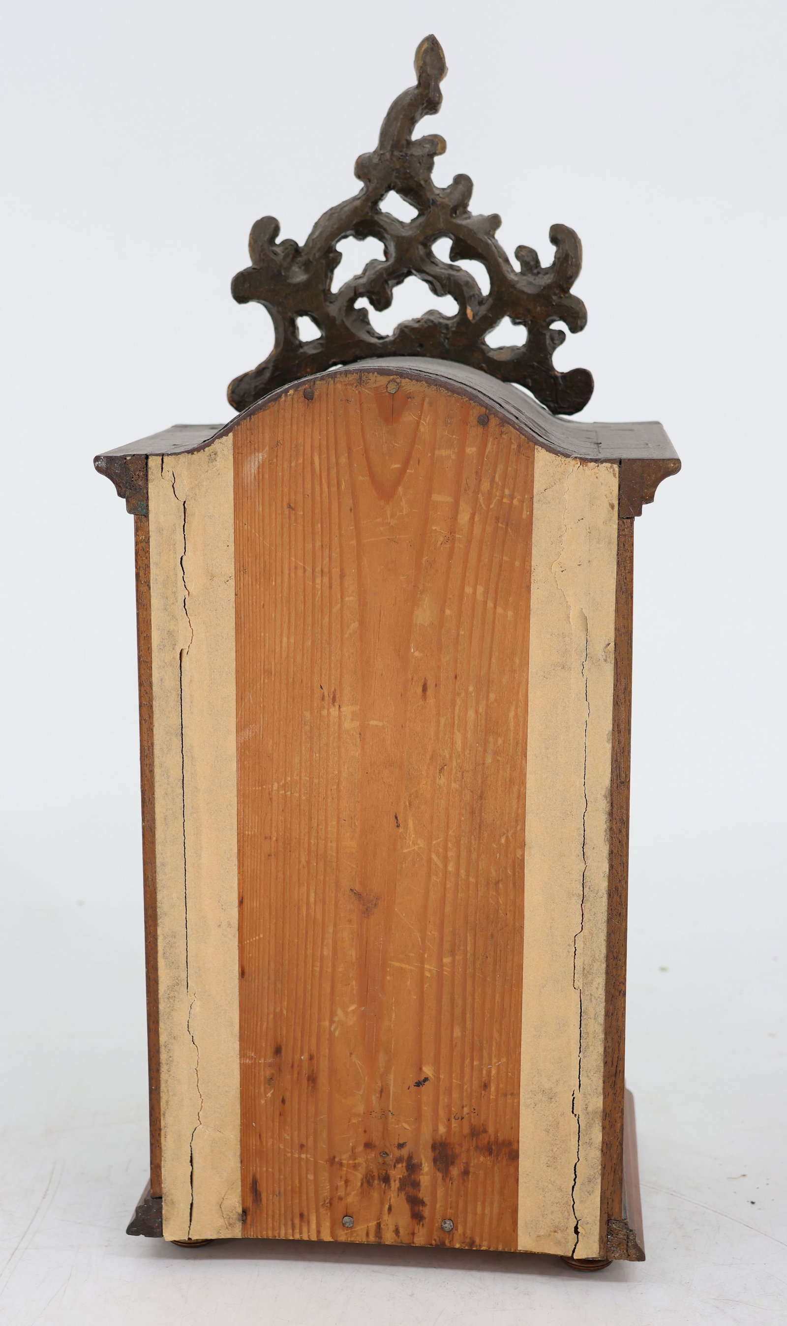 Assorted sacred objects: shrine with Jesus etc. - 4