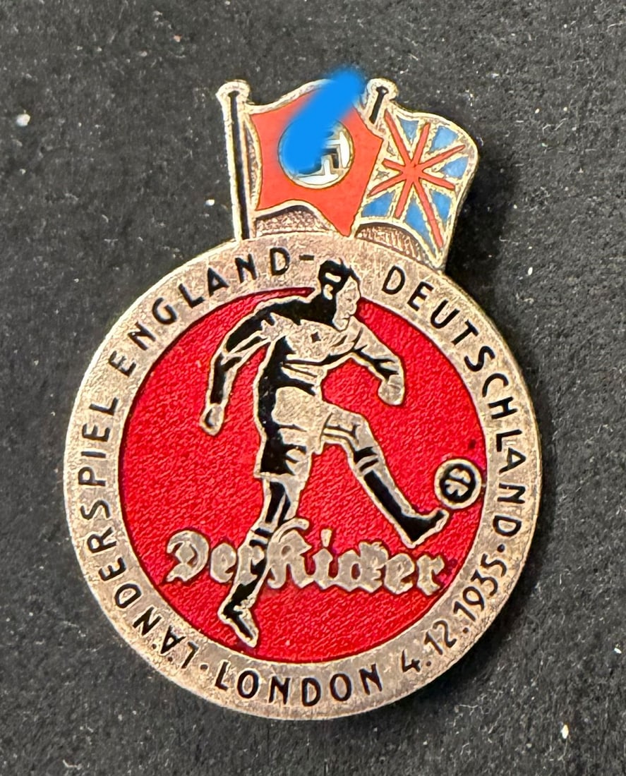 Pin England–Germany soccer match in the year 1935: Pin from the England–Germany international match, London, December 4, 1935. Der Kicker. Featuring a swastika flag and the British Union Jack. Anstecker Länderspiel England - Deutschland,