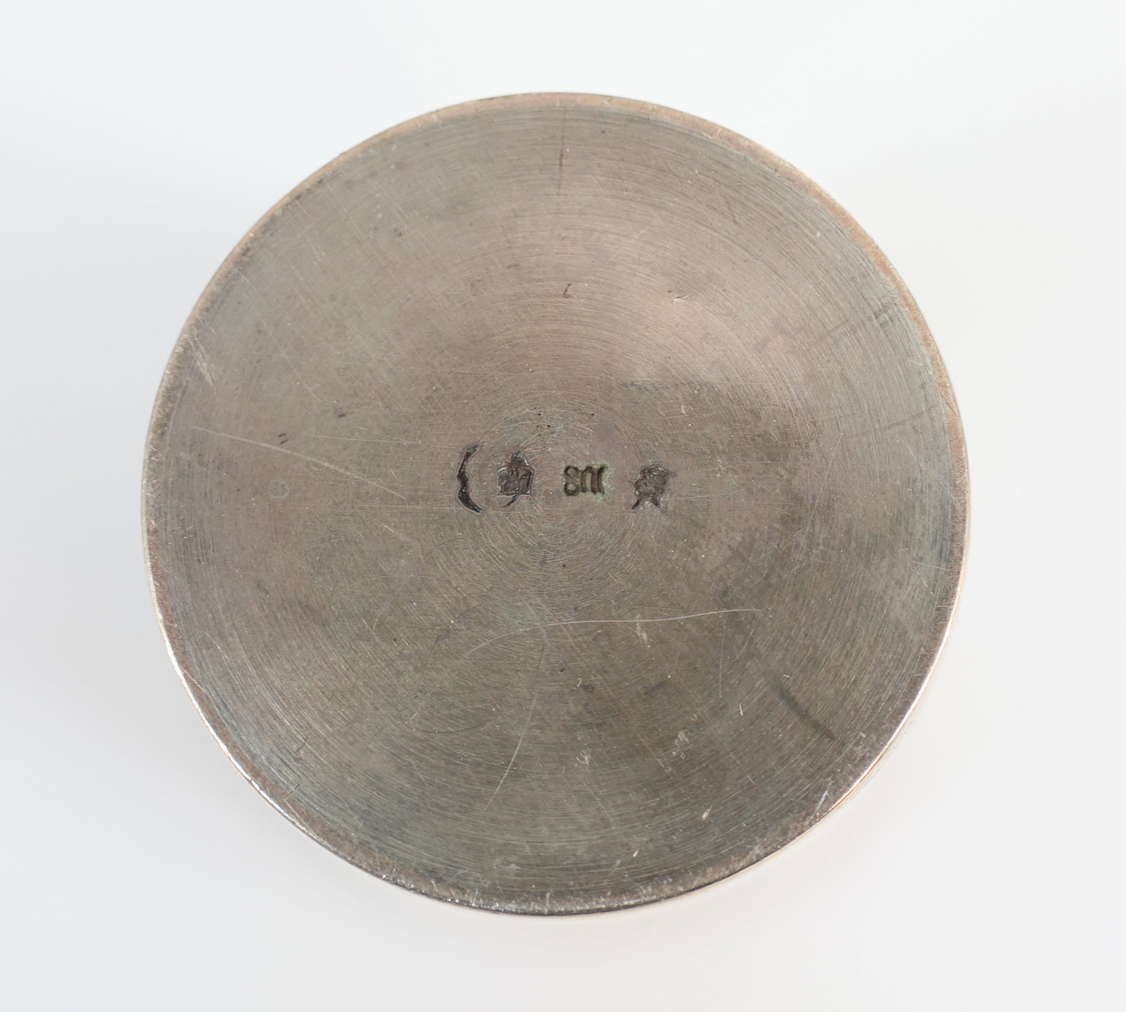 Silver items: including two hip flask and four cups - 10