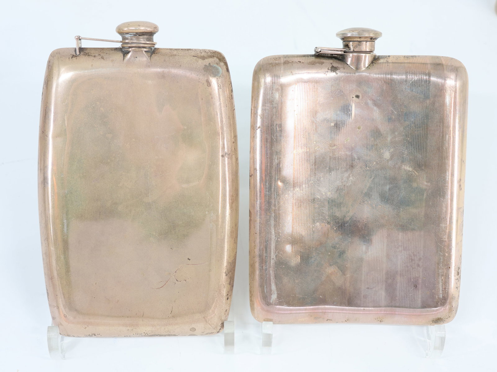 Silver items: including two hip flask and four cups - 8