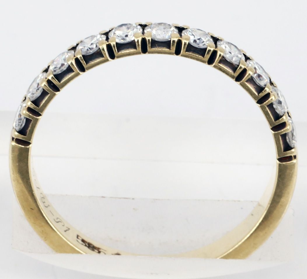 4 distinctive rings, gold, with diamonds, some wear - 4