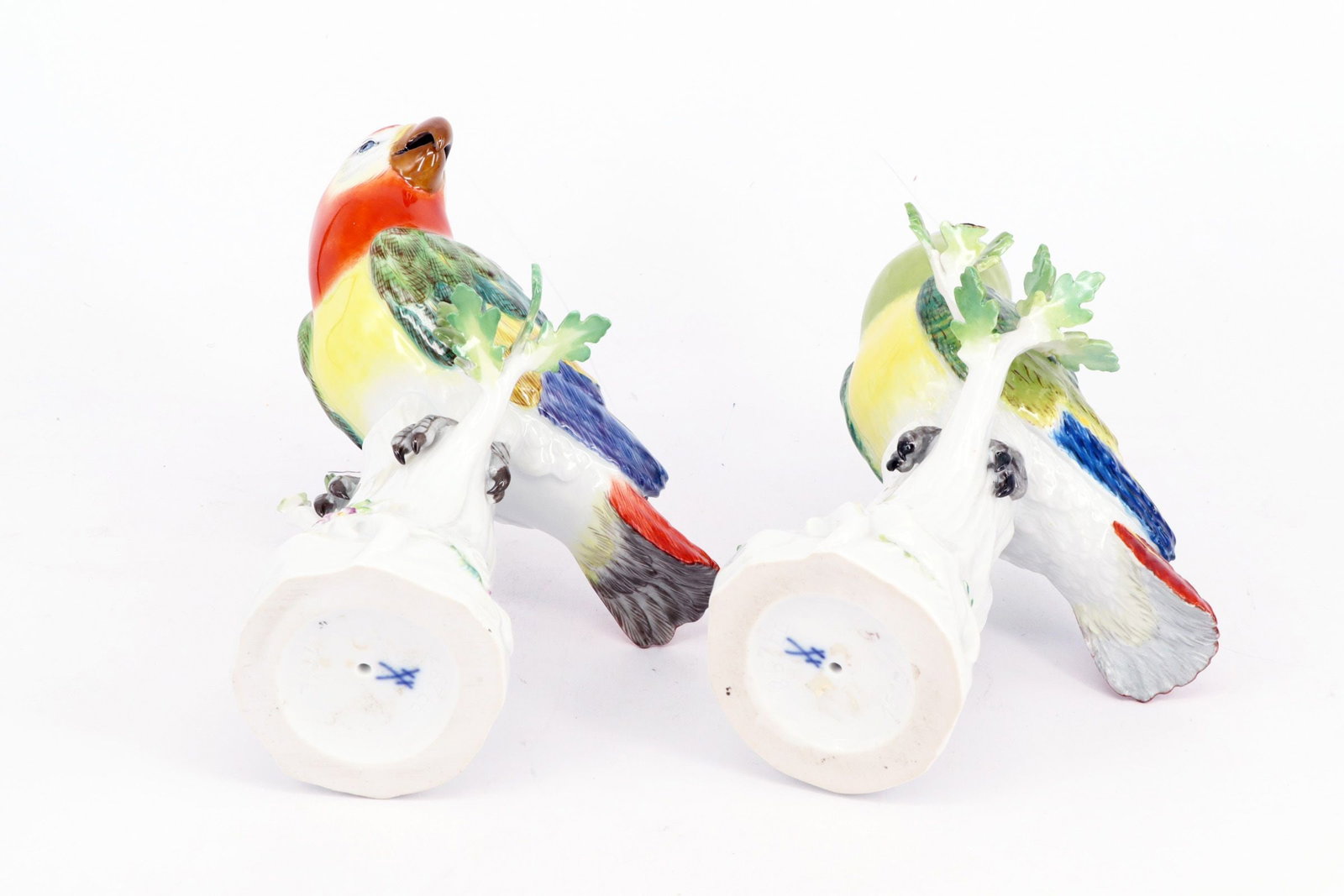 Meissen, two parrots, porcelain, polychrome, - 2