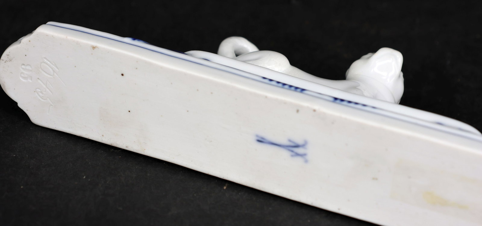 Meissen, three small pugs, Meissen sword marks - 6