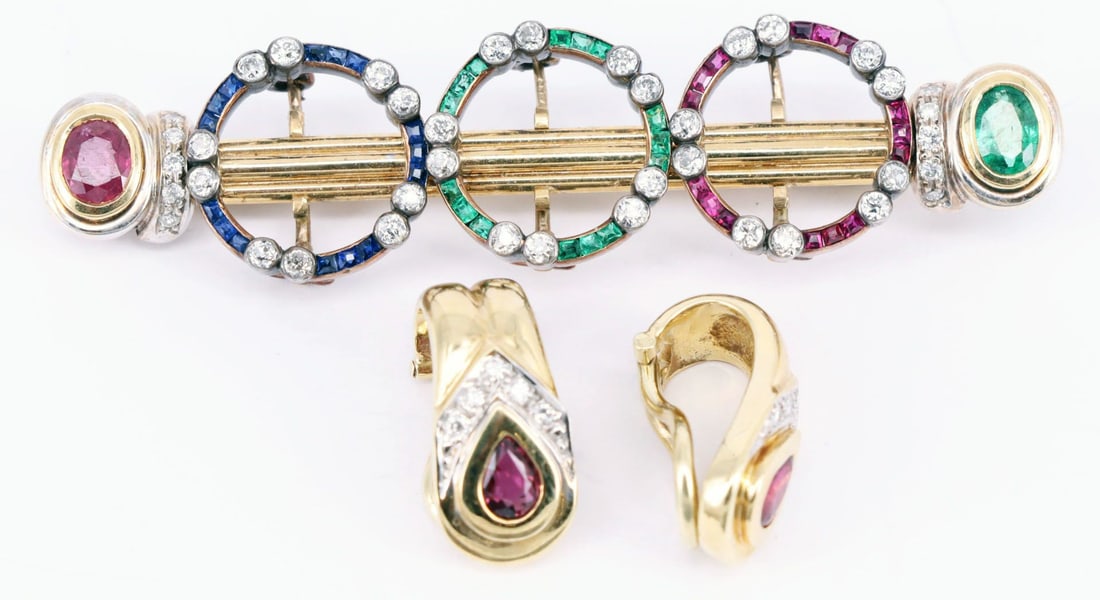 Bar brooch, 750 and 585, 13.24 g and earrings, 7.12 g - 7
