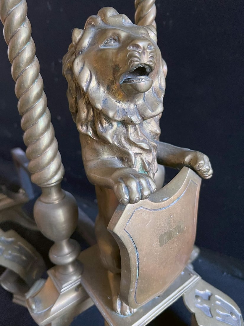 Probably France, 19th c., pair of mantelpiece bracket - 3