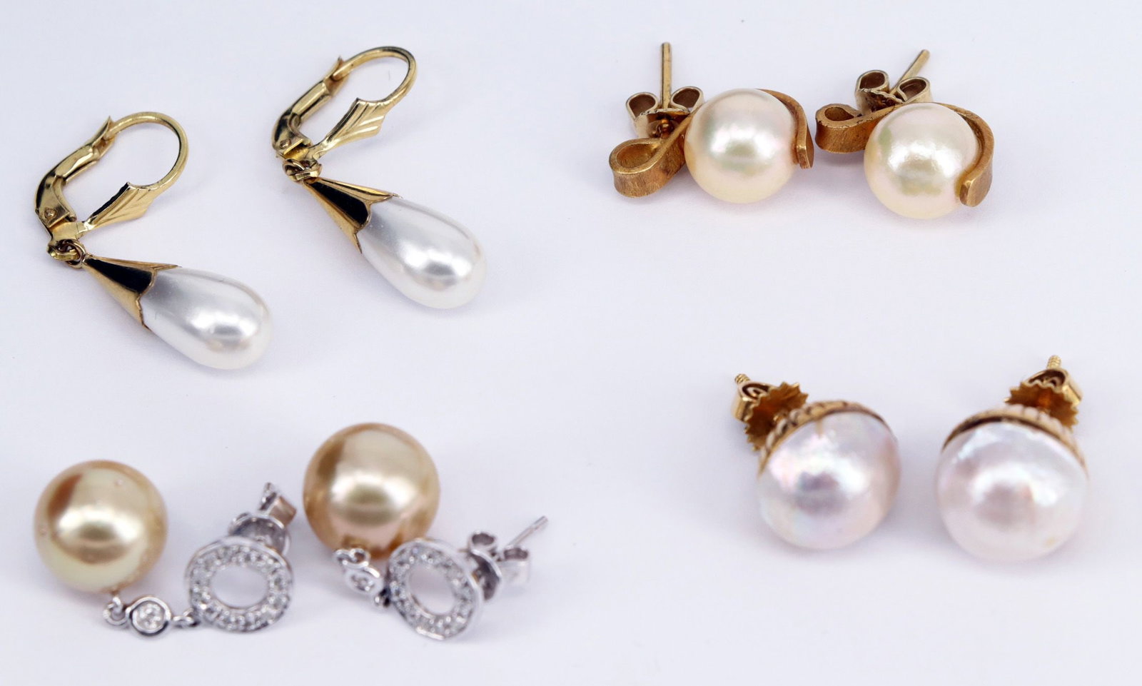 A lovely set of four pairs of earrings, signs of wear - 2