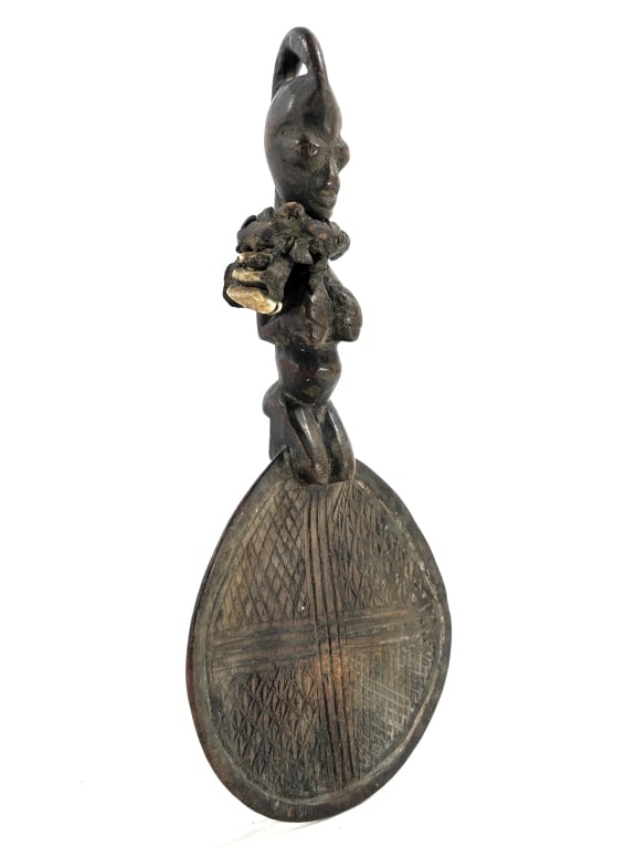 Yoruba Hand Fan With Cowrie Shell Necklace (1 of 9)