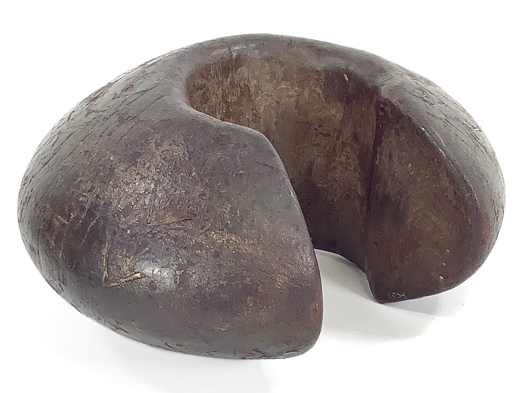 Tutsi Archers Arm Guard: 9" Dia. Provenance: Collected by Sophia and Roy Sieber.