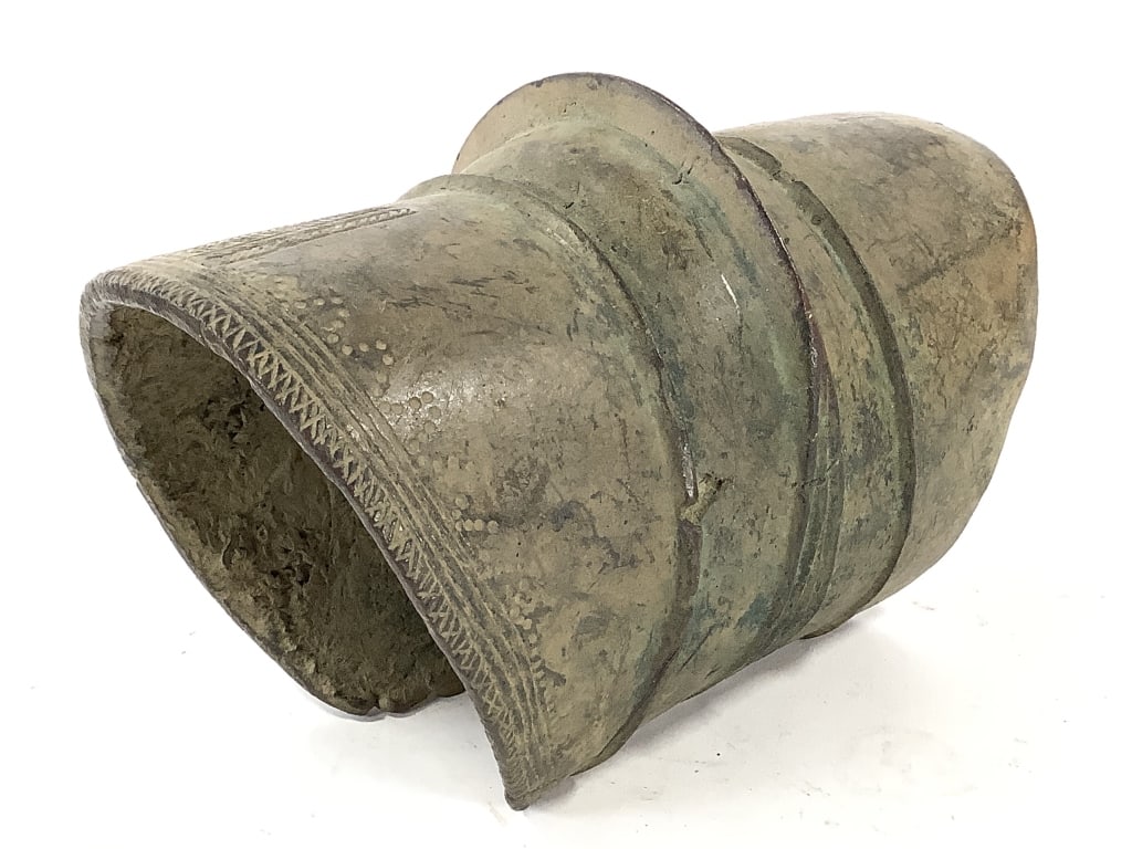 Metal Armband Oversized: 5"Dia., 10"L. Provenance: Collected by Sophia and Roy Sieber.