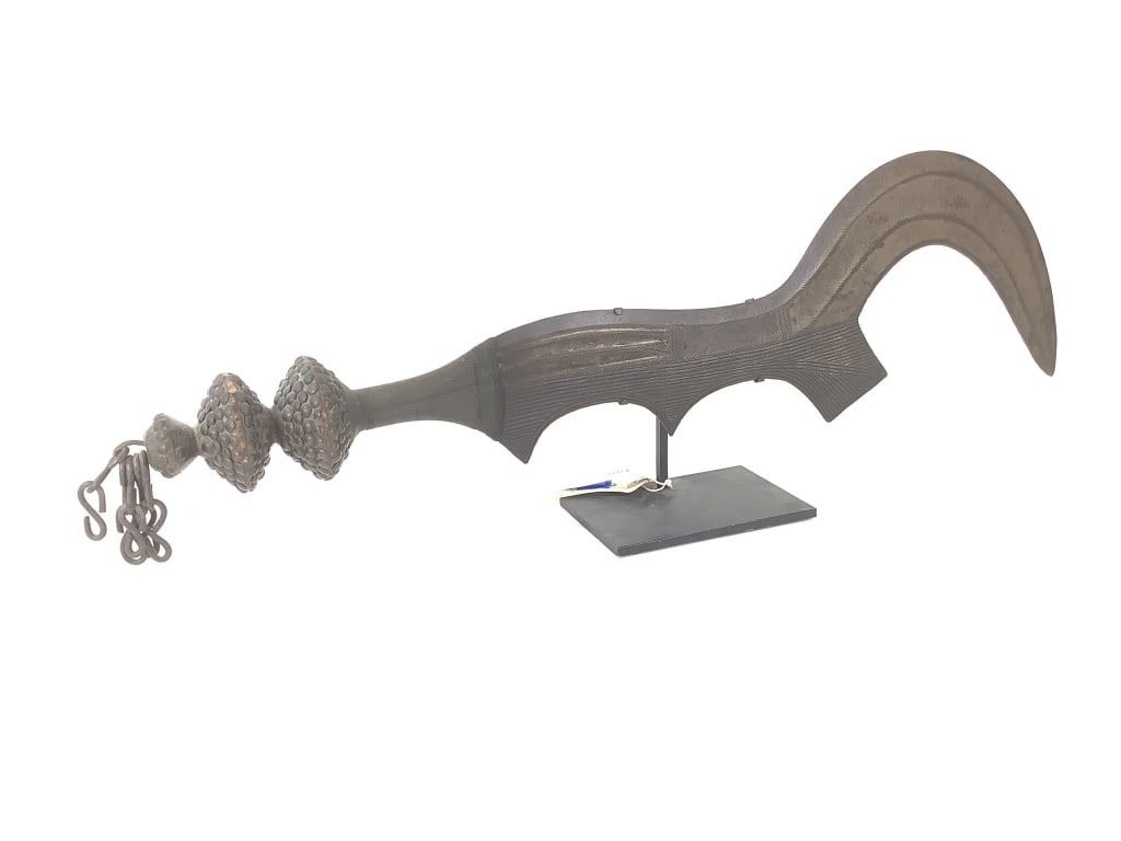 Bantu Peoples Ngulu Sword (1 of 13)