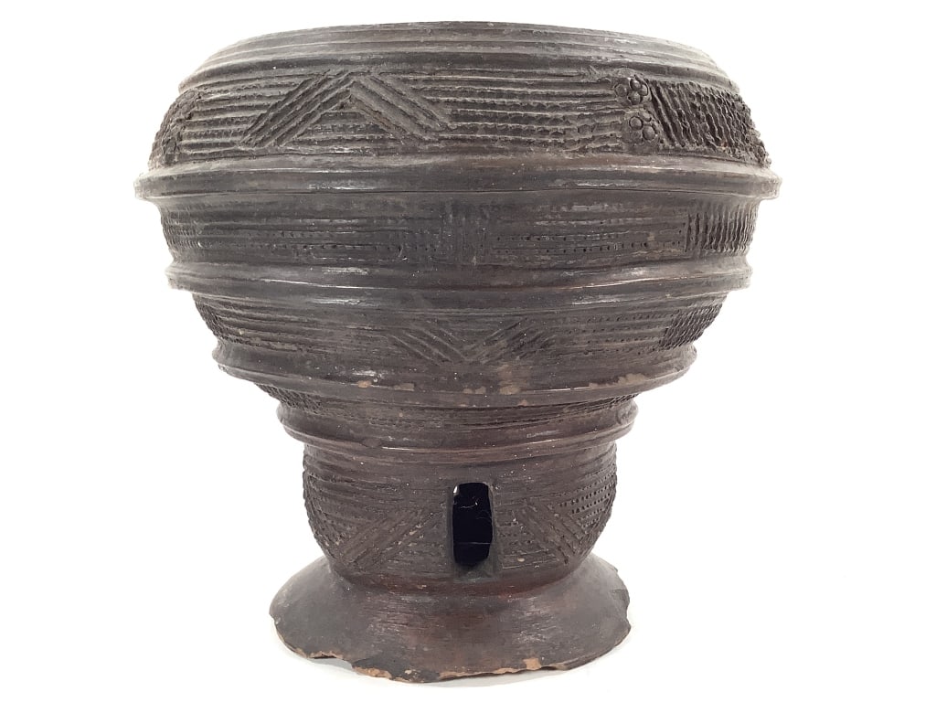 Cameroon Footed Ceramic With Incised Design - 2