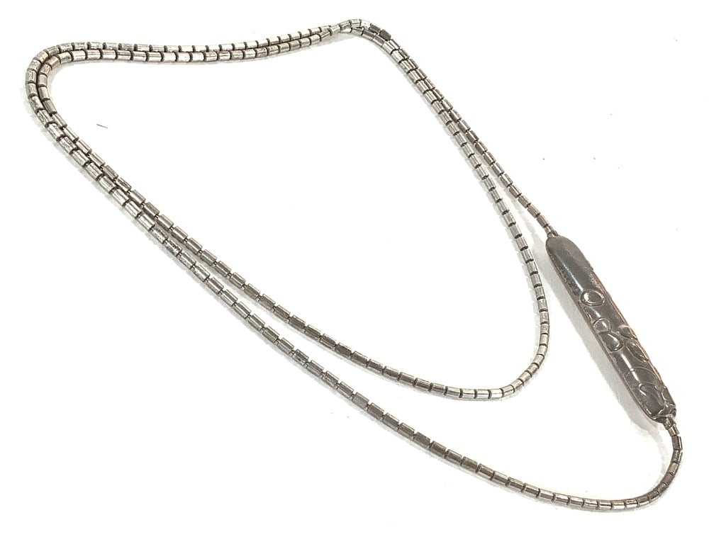 Sterling Artist Signed Necklace 20.0g TW: 30" L EDS aims to describe and photograph all items thoroughly and accurately, however other conditions present may not have been observed or noted. We encourage you to inspect items in person during