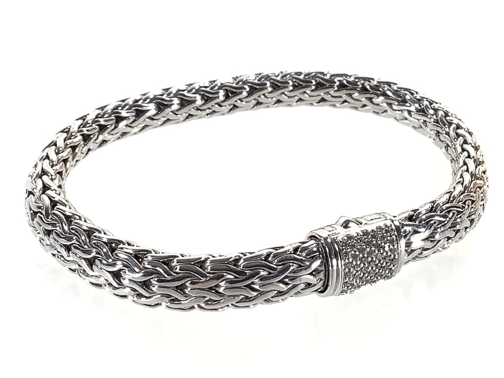 John Hardy Sterling Bracelet 40g TW 7 1/2" L: EDS aims to describe and photograph all items thoroughly and accurately, however other conditions present may not have been observed or noted. We encourage you to inspect items in person during previe