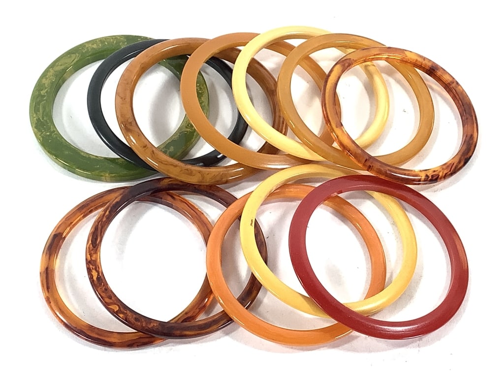 12 Vtg Bakelite Bangle Bracelets (1 of 4)