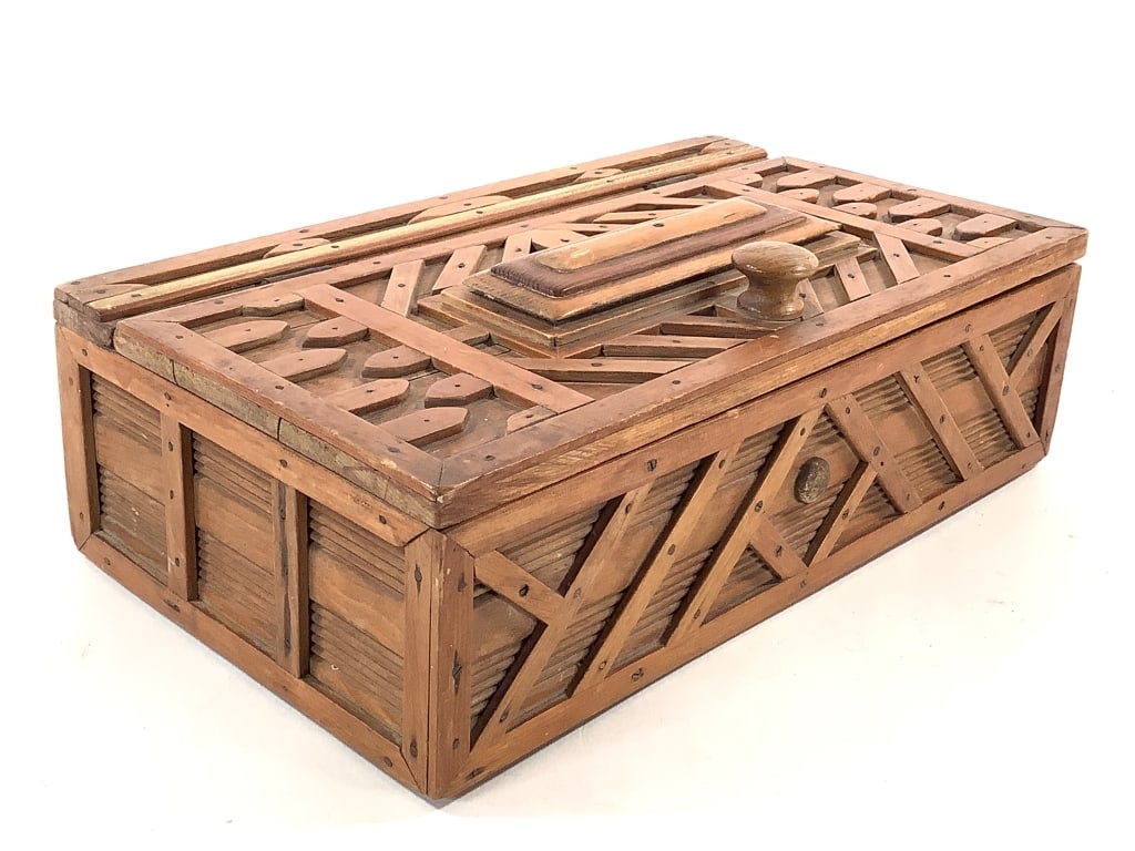 Tramp Art Slat Wood Sewing Box (1 of 6)