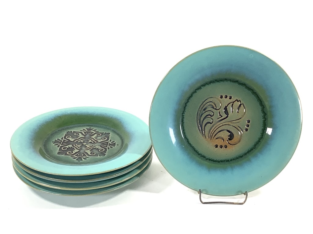 5 Romany Tiles Plates U.S. Quarry Tile Co.: 9 3/4" turquoise and green, glazed art pottery plates. 2 with the same pattern. Overall very good condition, some light surface abrasion noted. Provenance: Collection of William and Diane Itter.